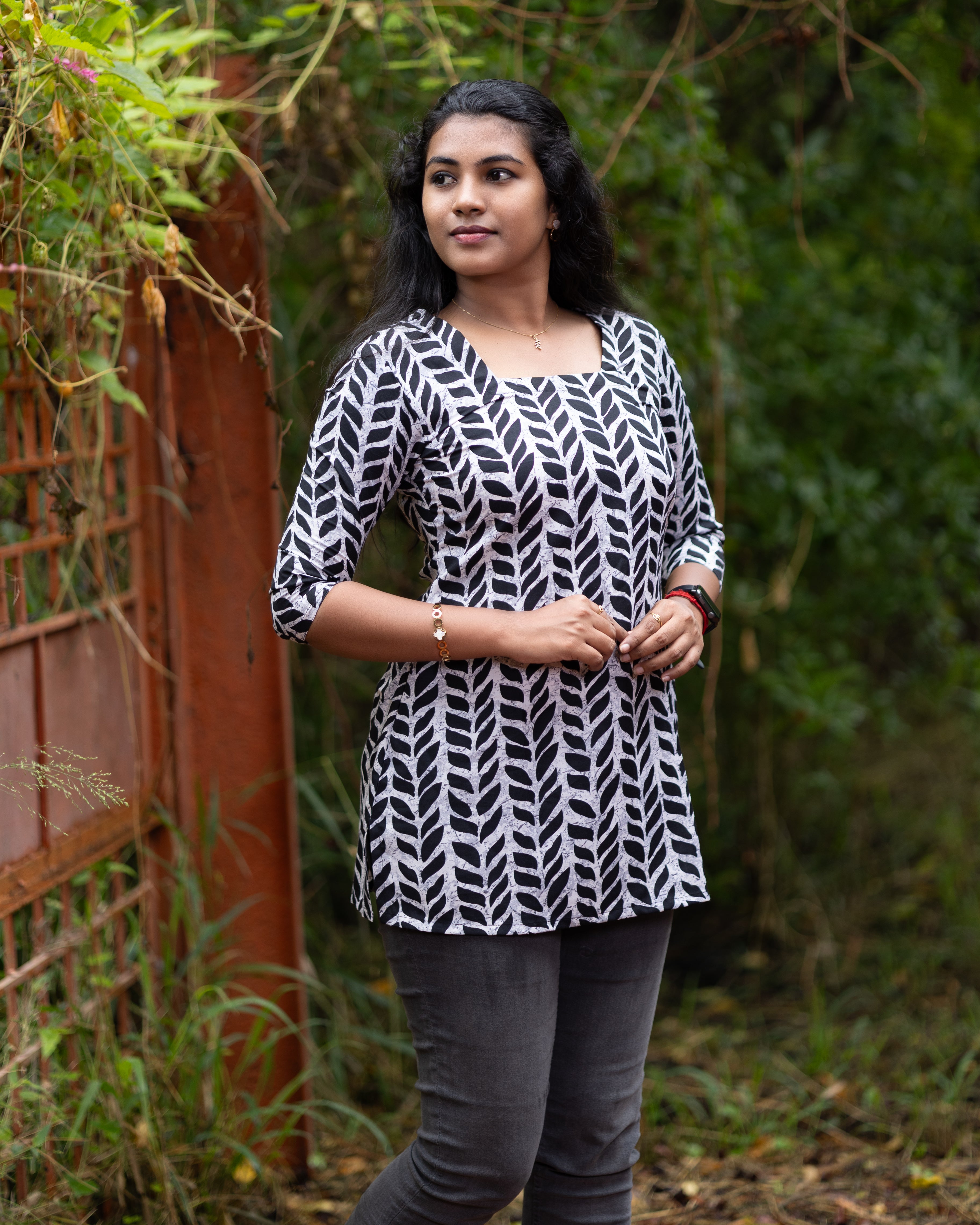 Jaipuri Cotton Short Kurti with Chevron Leaf Block Print Design