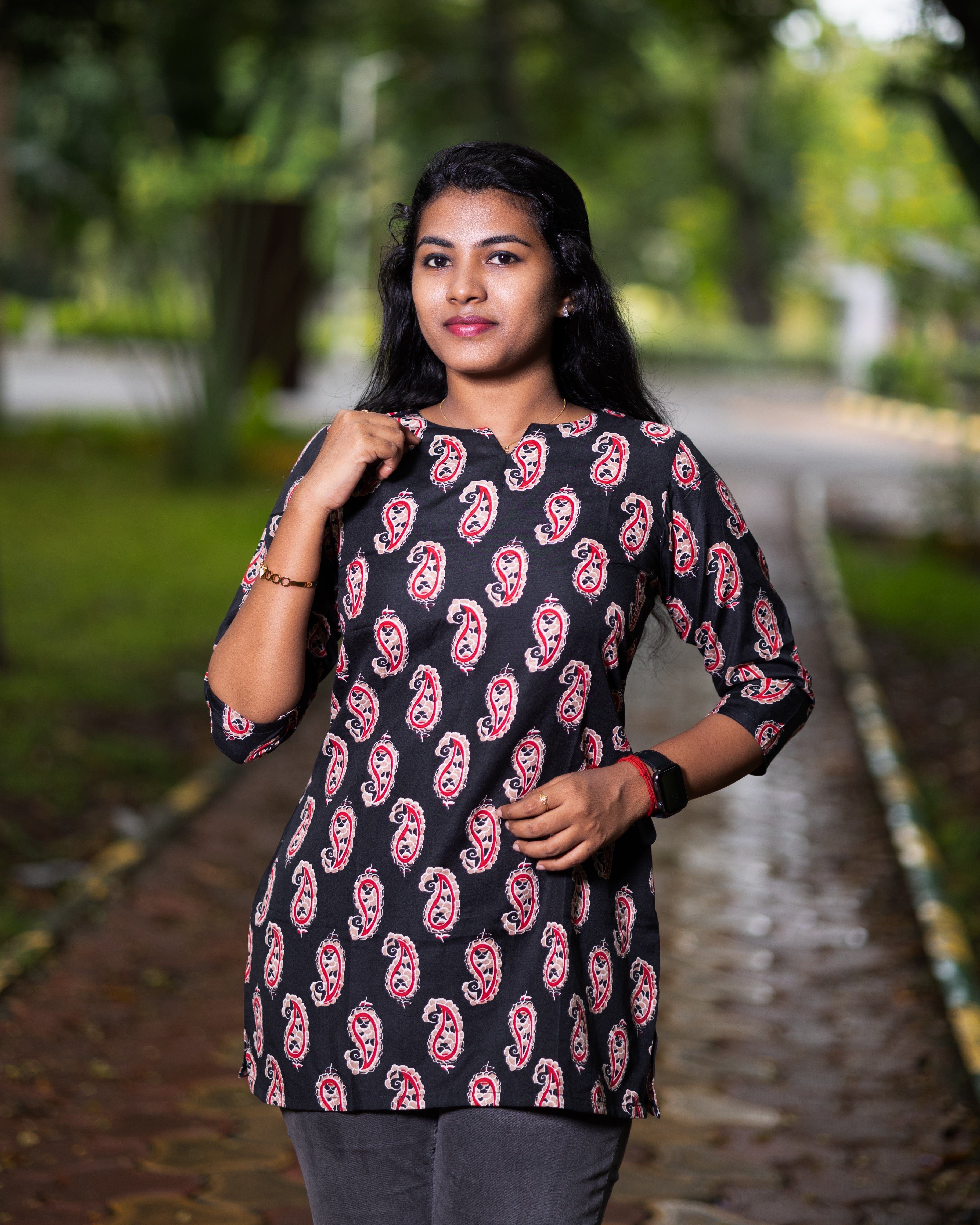 Jaipuri Cotton Short Kurti with Red Paisley Print Design