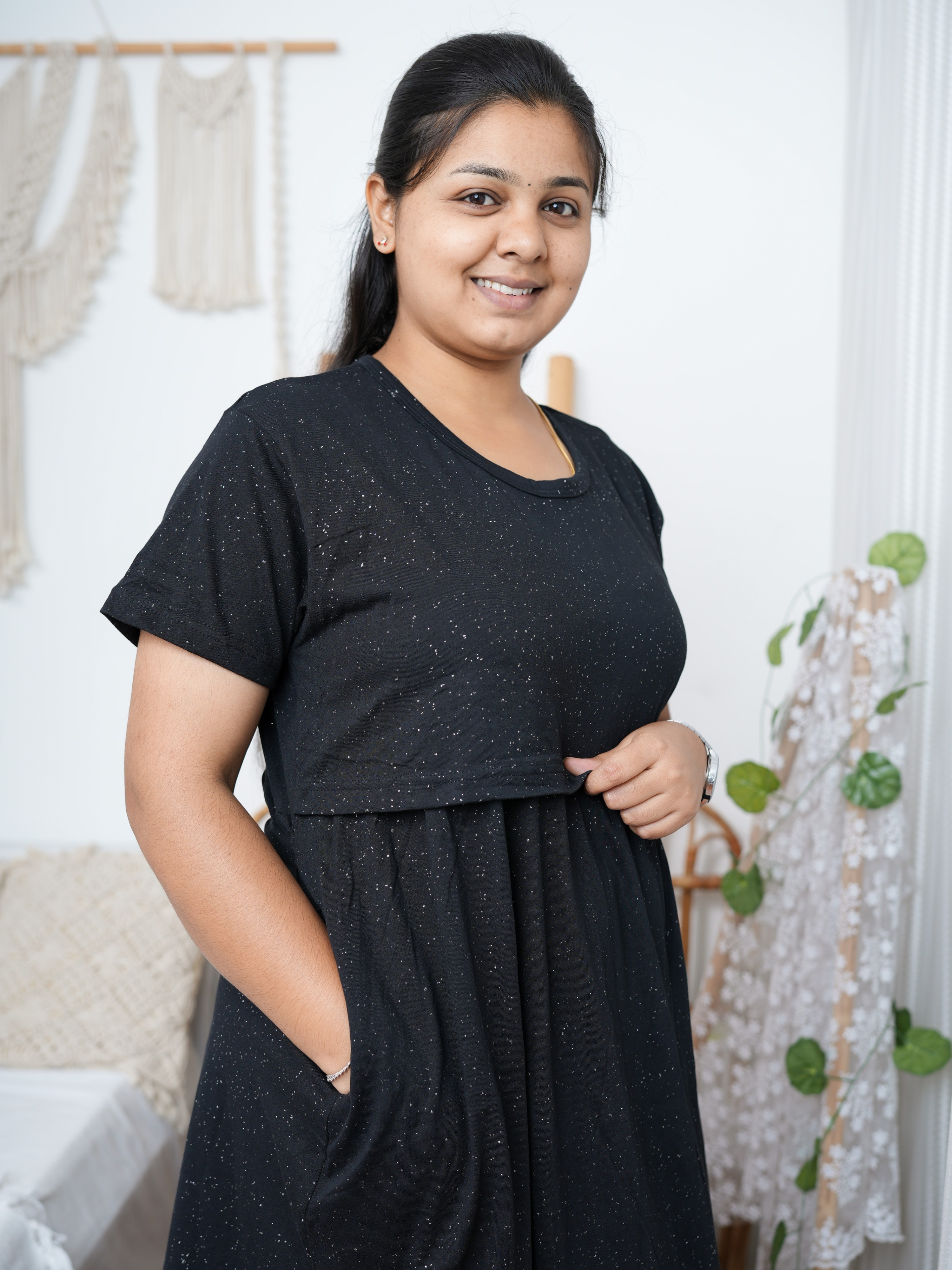 Zipless Maternity & Nursing Dress - Black